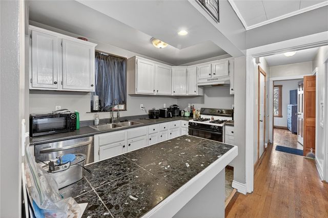 3819 Winterburn Ave, Greenfield, PA 15207