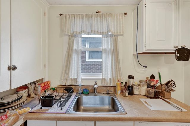 3819 Winterburn Ave, Greenfield, PA 15207