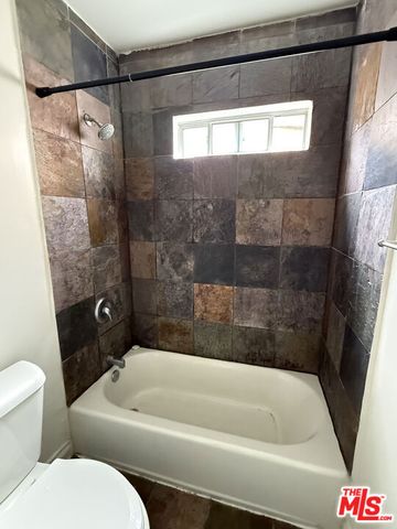 1283 W 36th Street, Los Angeles, CA 90007