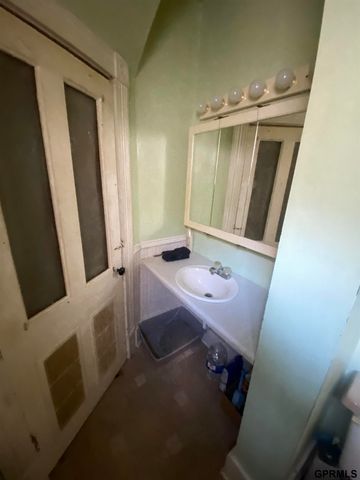 4510 S 32 Street, Omaha, NE 68107