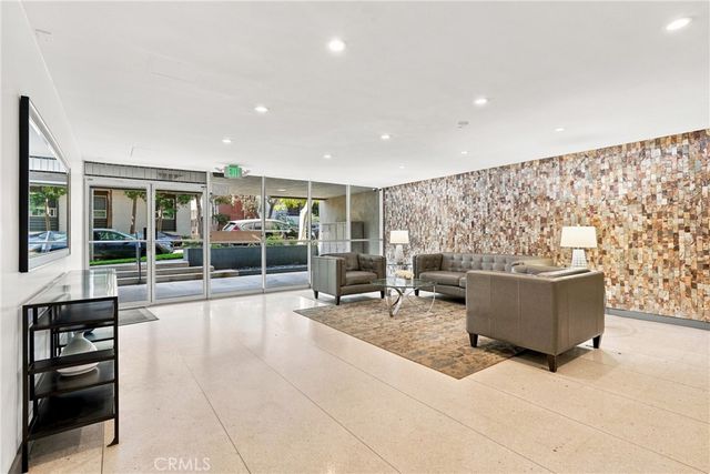 5625 Windsor Way 211, Culver City, CA 90230