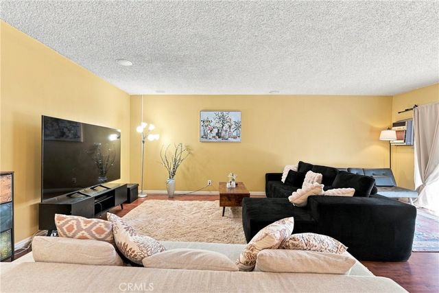 5625 Windsor Way 211, Culver City, CA 90230