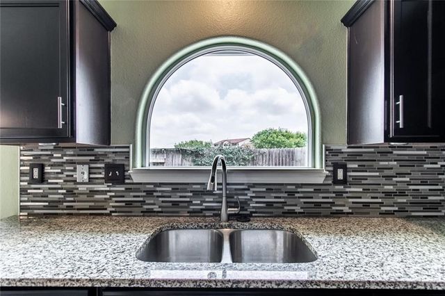 3614 WL Breeding Dr, Corpus Christi, TX 78414