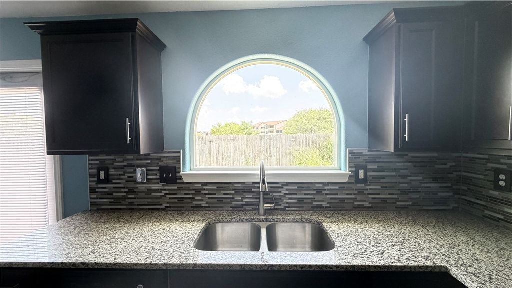 3614 WL Breeding Dr, Corpus Christi, TX 78414 — photo 5