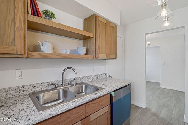 1625 PHIL GIBBS Drive, El Paso, TX 79936