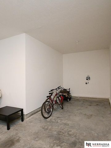 20003 Polk Street, Omaha, NE 68135