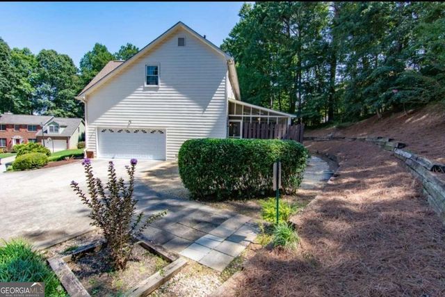255 Timber Oak Cove, Lawrenceville, GA 30043