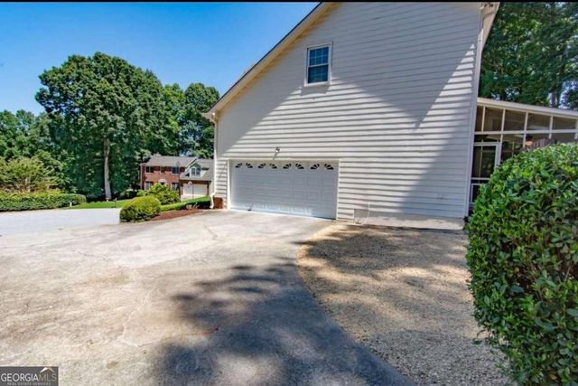 255 Timber Oak Cove, Lawrenceville, GA 30043
