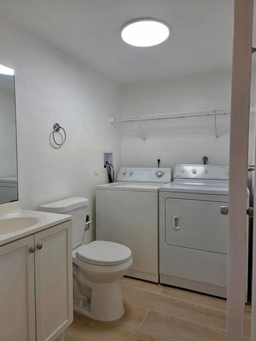 22 Springdale Circle, Palm Springs, FL 33461