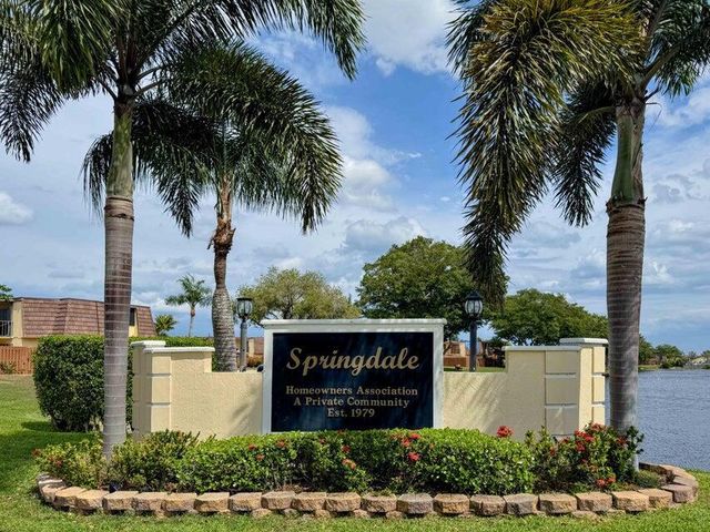 22 Springdale Circle, Palm Springs, FL 33461