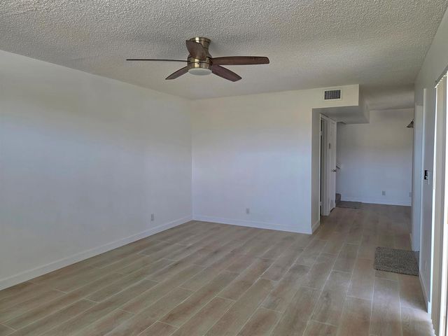 22 Springdale Circle, Palm Springs, FL 33461