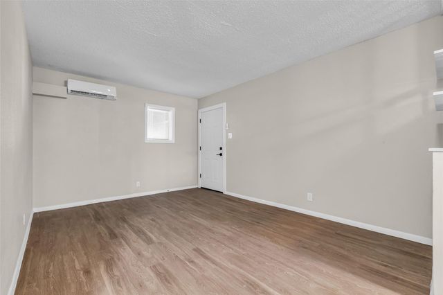 4706 Yellowstone Boulevard 8, Houston, TX 77021