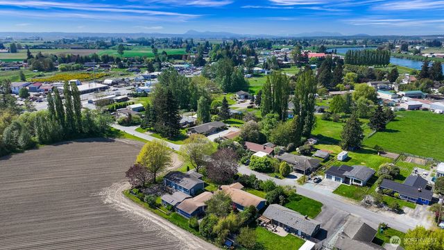 18114 Moores Garden Road, Mount Vernon, WA 98273