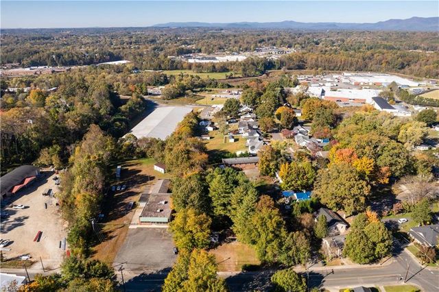 835 Willow Street, Mount Airy, NC 27030
