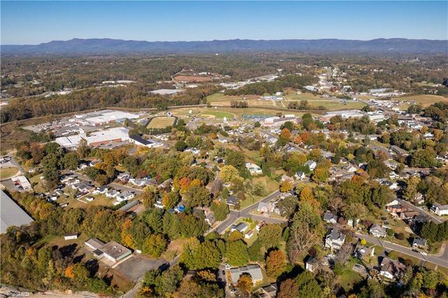 835 Willow Street, Mount Airy, NC 27030