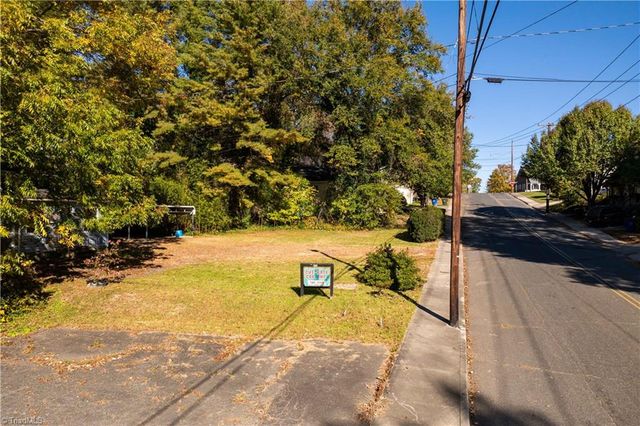 835 Willow Street, Mount Airy, NC 27030