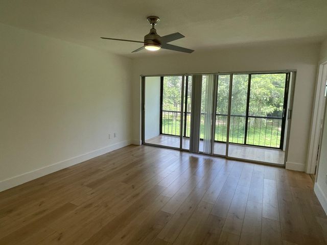 4140 Inverrary Drive 15e, Lauderhill, FL 33319