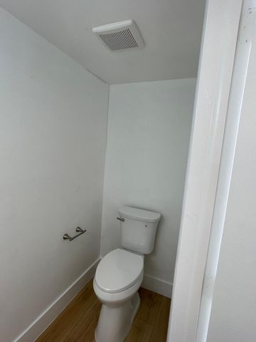 4140 Inverrary Drive 15e, Lauderhill, FL 33319