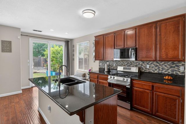 10052 Wexted Way, Elk Grove, CA 95757