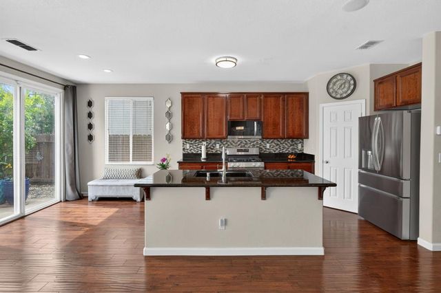 10052 Wexted Way, Elk Grove, CA 95757