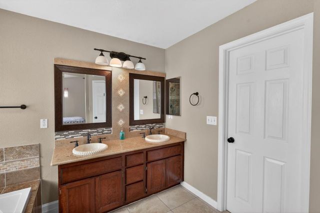 10052 Wexted Way, Elk Grove, CA 95757