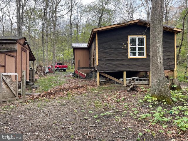 462 TROUT STREAM RD, Lost City, WV 26810