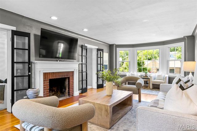 1604 Dearborn Drive, Warson Woods, MO 63122