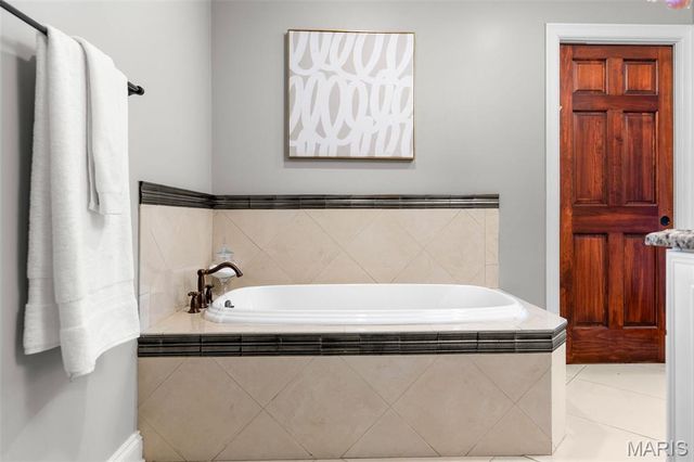 1604 Dearborn Drive, Warson Woods, MO 63122