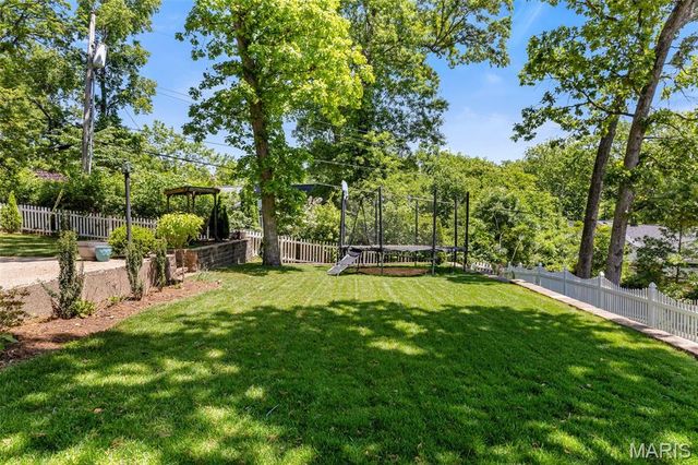 1604 Dearborn Drive, Warson Woods, MO 63122
