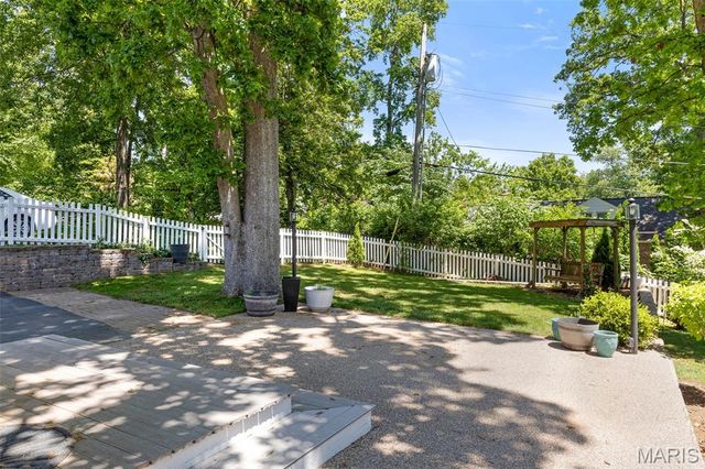 1604 Dearborn Drive, Warson Woods, MO 63122