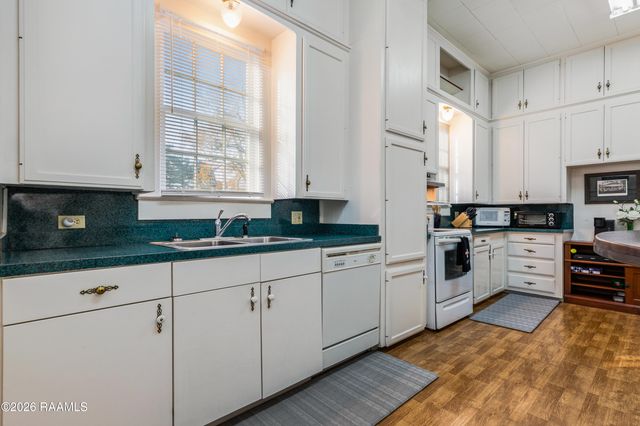 530 S 4th Street, Eunice, LA 70535