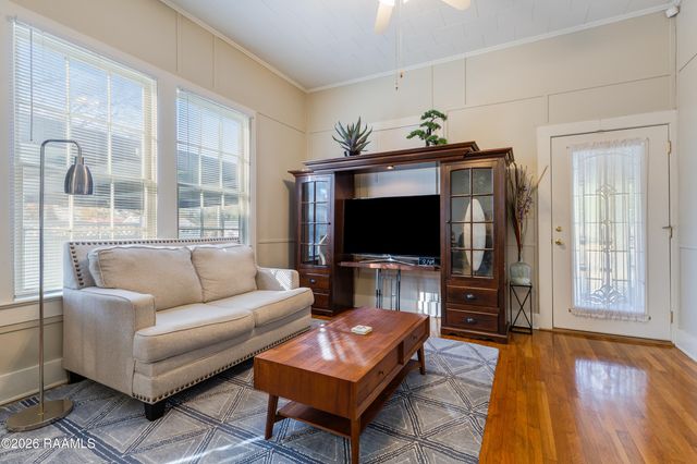 530 S 4th Street, Eunice, LA 70535