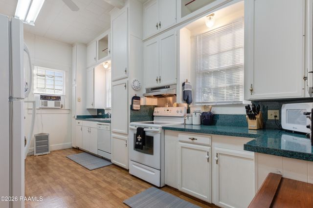 530 S 4th Street, Eunice, LA 70535