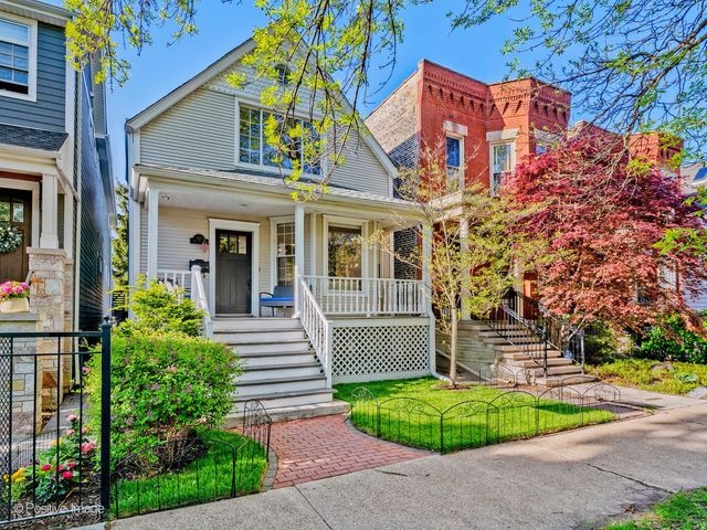 1910 W George Street, Chicago, IL 60657