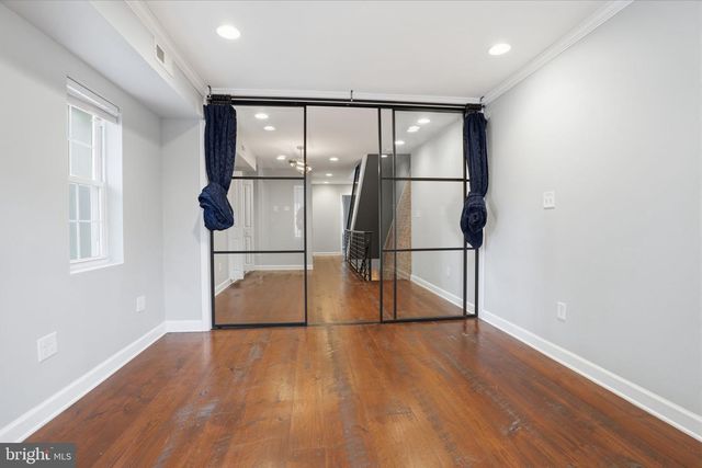 2407 GRAYS FERRY AVE, Philadelphia, PA 19146
