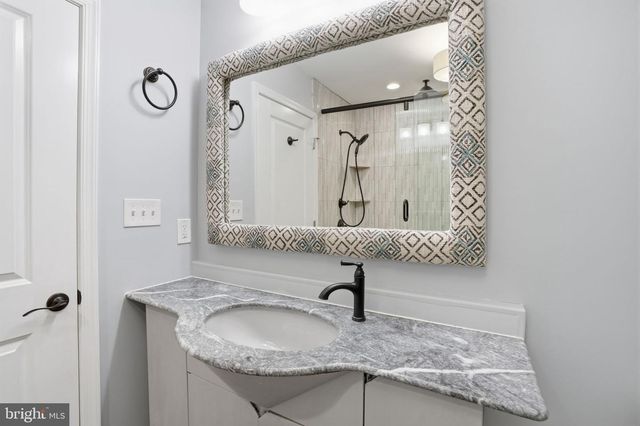 2407 GRAYS FERRY AVE, Philadelphia, PA 19146