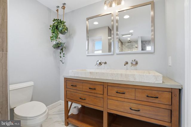 2407 GRAYS FERRY AVE, Philadelphia, PA 19146