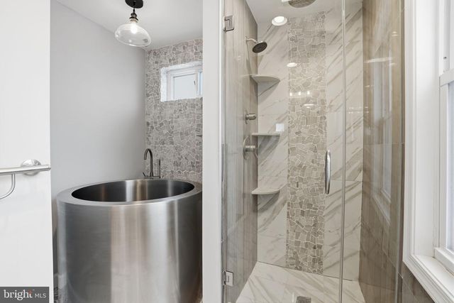 2407 GRAYS FERRY AVE, Philadelphia, PA 19146