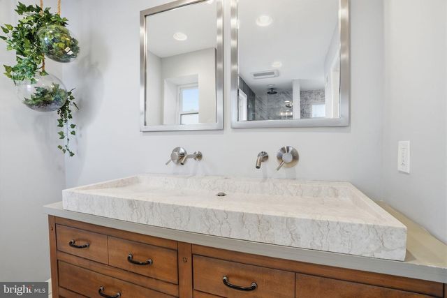 2407 GRAYS FERRY AVE, Philadelphia, PA 19146