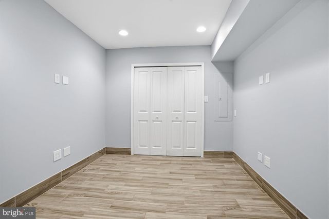 2407 GRAYS FERRY AVE, Philadelphia, PA 19146