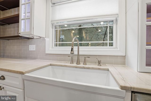2407 GRAYS FERRY AVE, Philadelphia, PA 19146