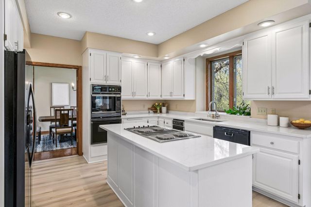 6932 Ximines Lane N, Maple Grove, MN 55369