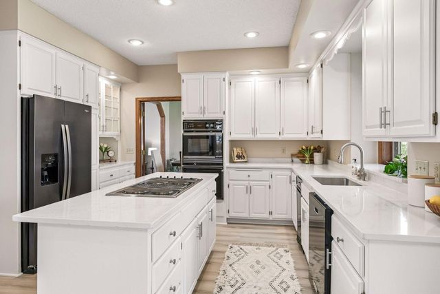 6932 Ximines Lane N, Maple Grove, MN 55369