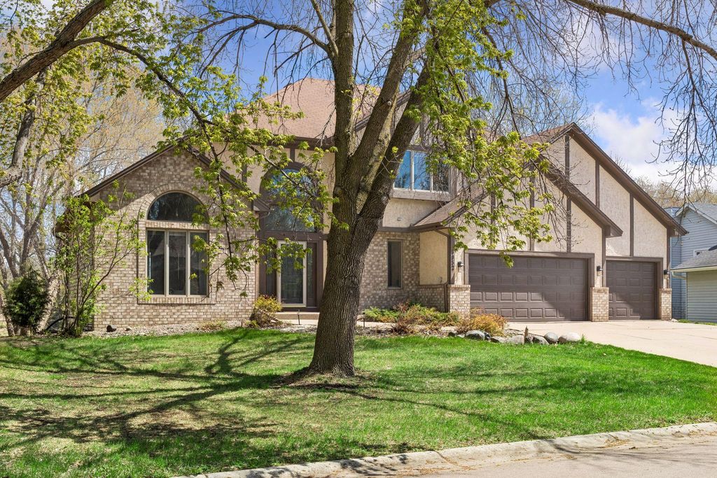 6932 Ximines Lane N, Maple Grove, MN 55369