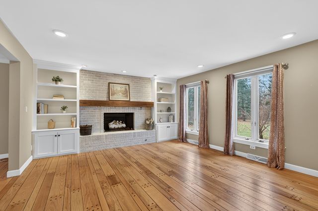 11N080 Juliet Drive, Elgin, IL 60124