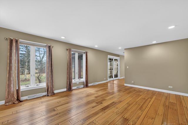 11N080 Juliet Drive, Elgin, IL 60124