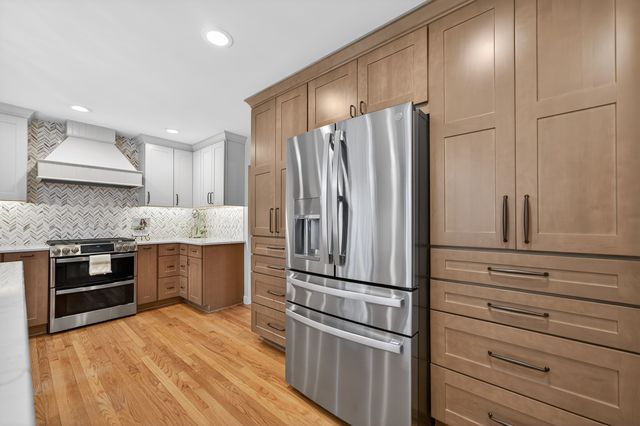 11N080 Juliet Drive, Elgin, IL 60124