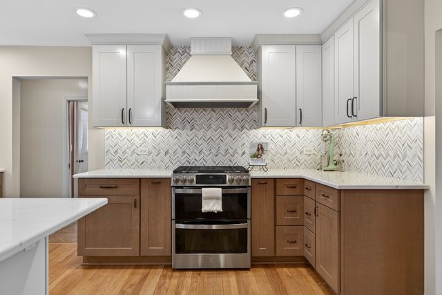 11N080 Juliet Drive, Elgin, IL 60124