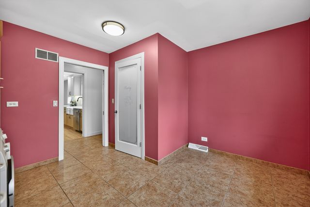 11N080 Juliet Drive, Elgin, IL 60124