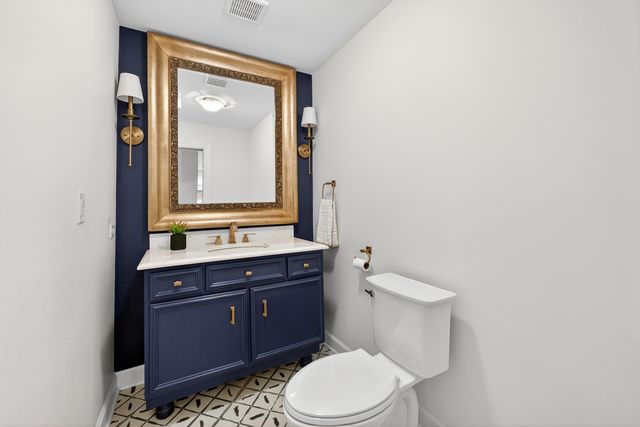 11N080 Juliet Drive, Elgin, IL 60124